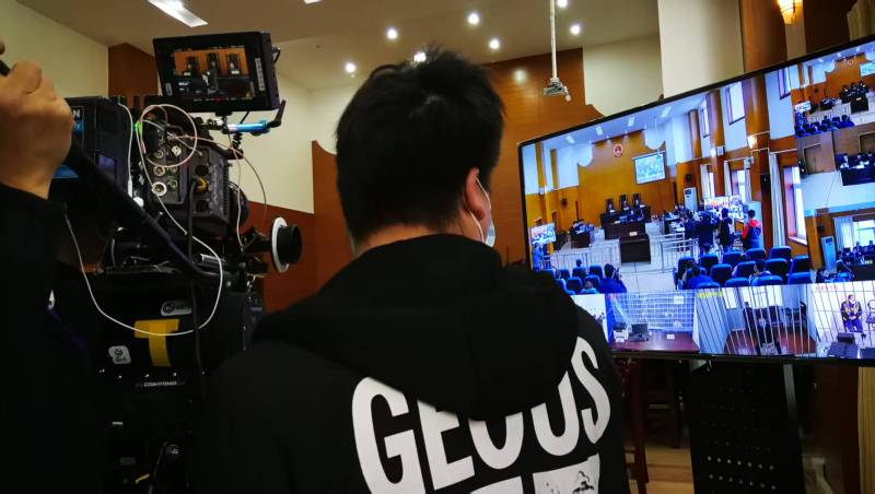 AI生成VS人工创意——清水河县广告片拍摄公司的技术浪漫主义实践